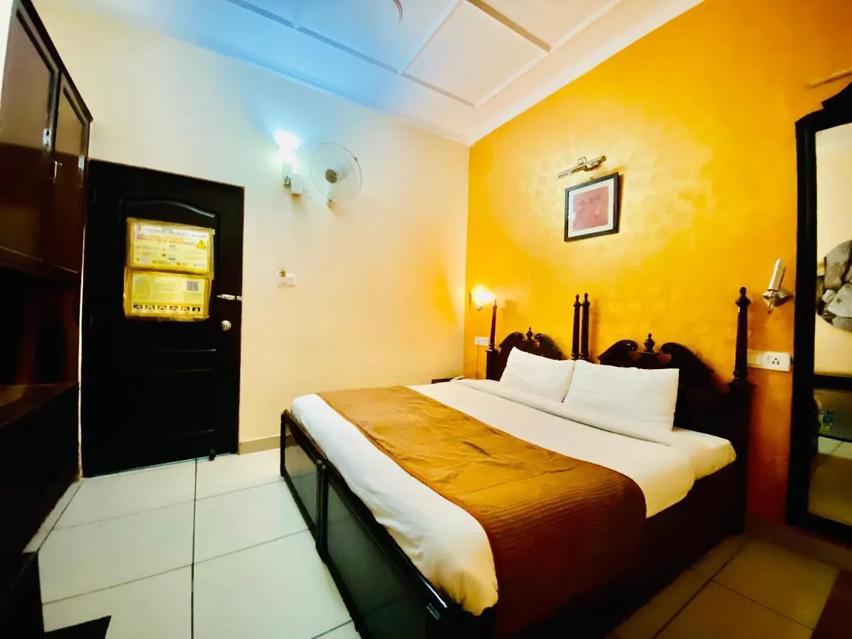 Hotel Aachman Regency Shimla 3*,  India