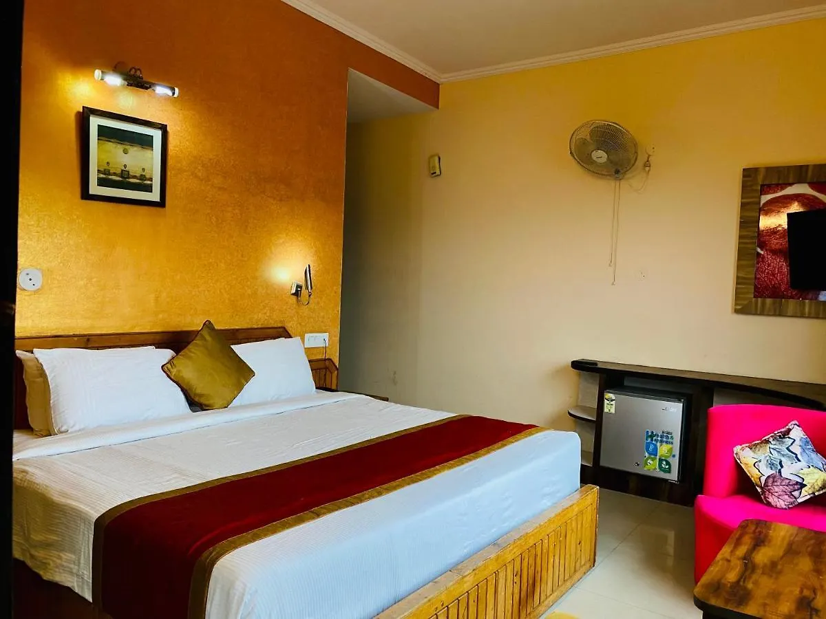 Hotel Aachman Regency Shimla 3*,  India